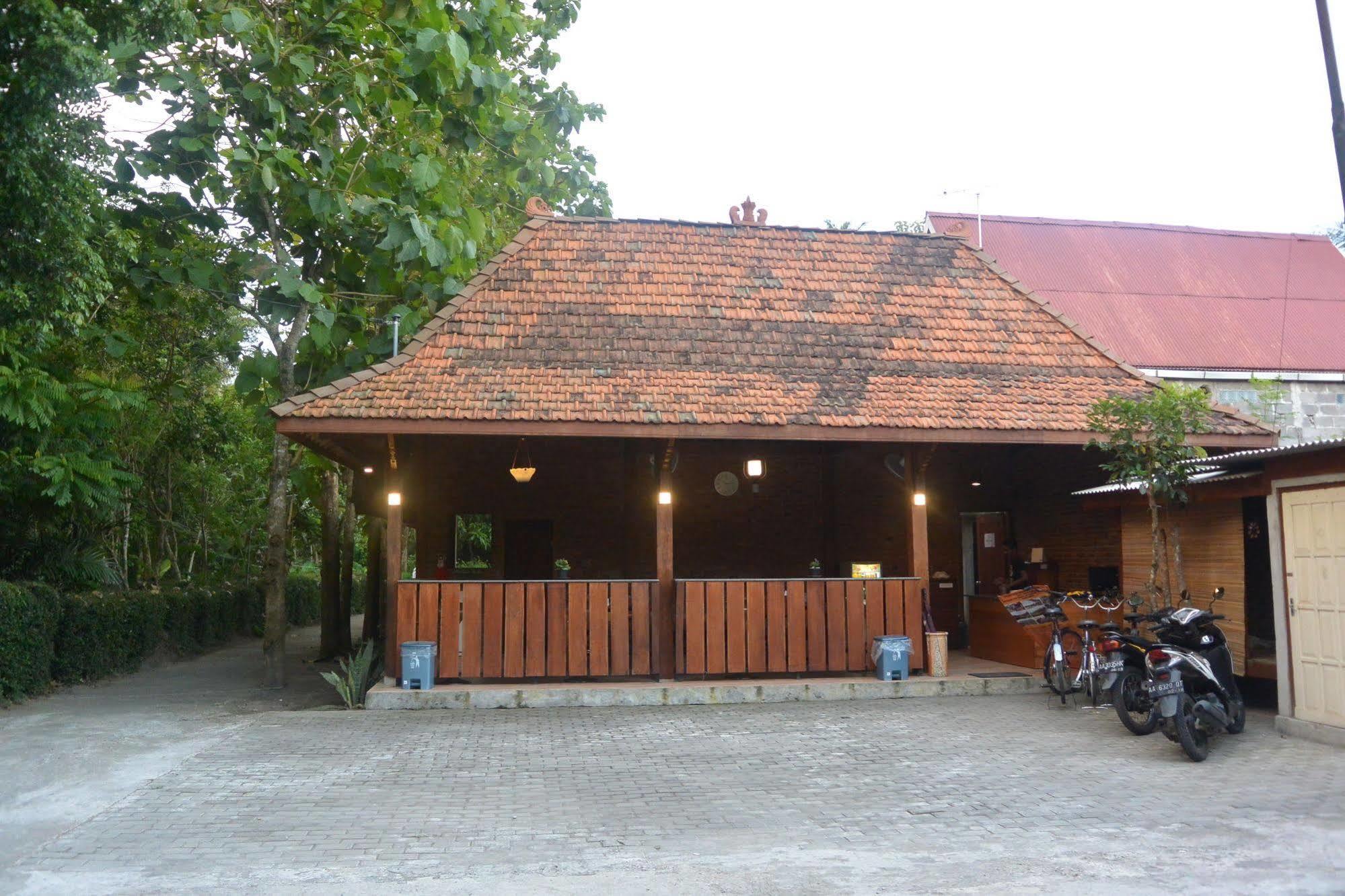 Cempaka Villa Magelang Exterior photo